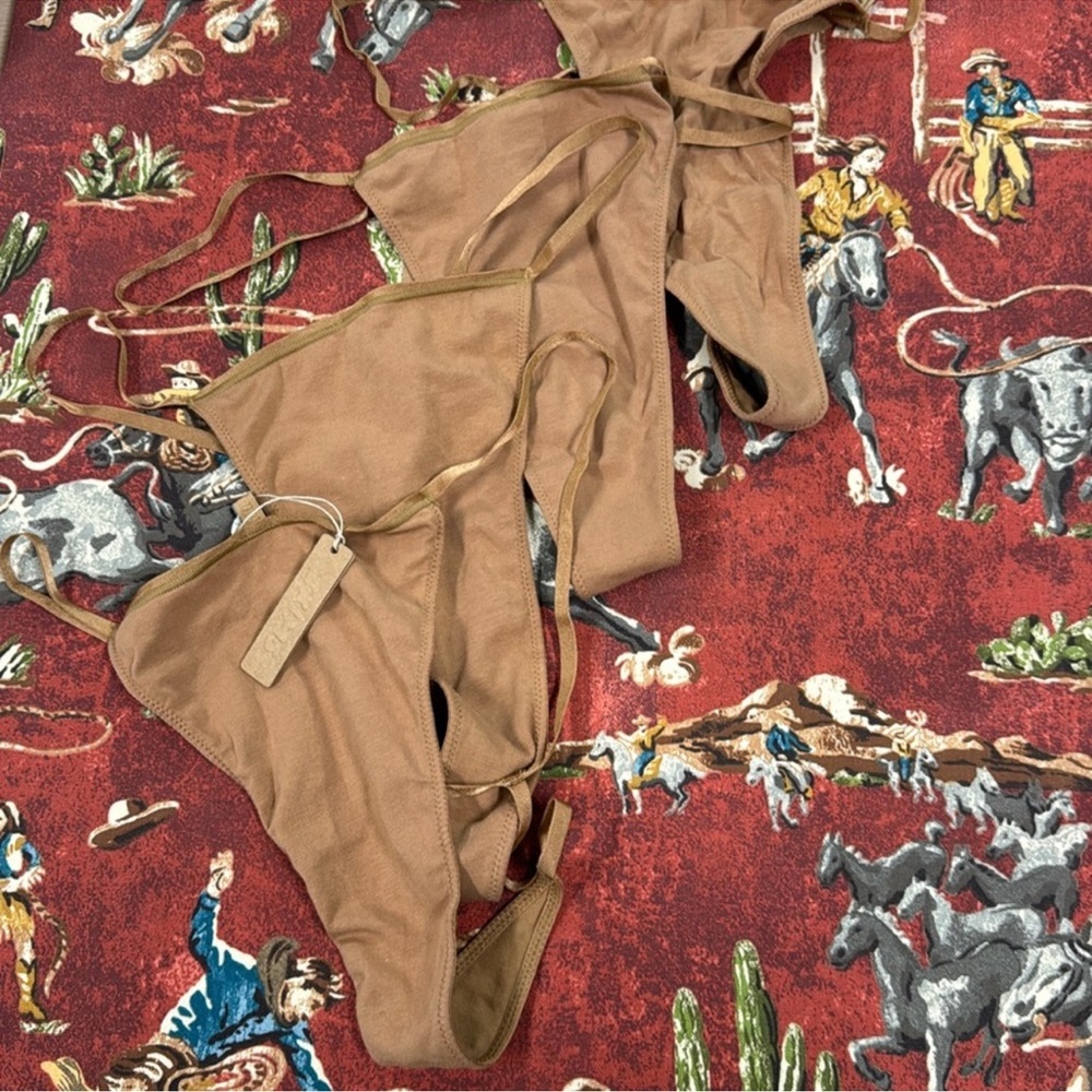 NWT- SKIMS 4 Pack Panty Bundle